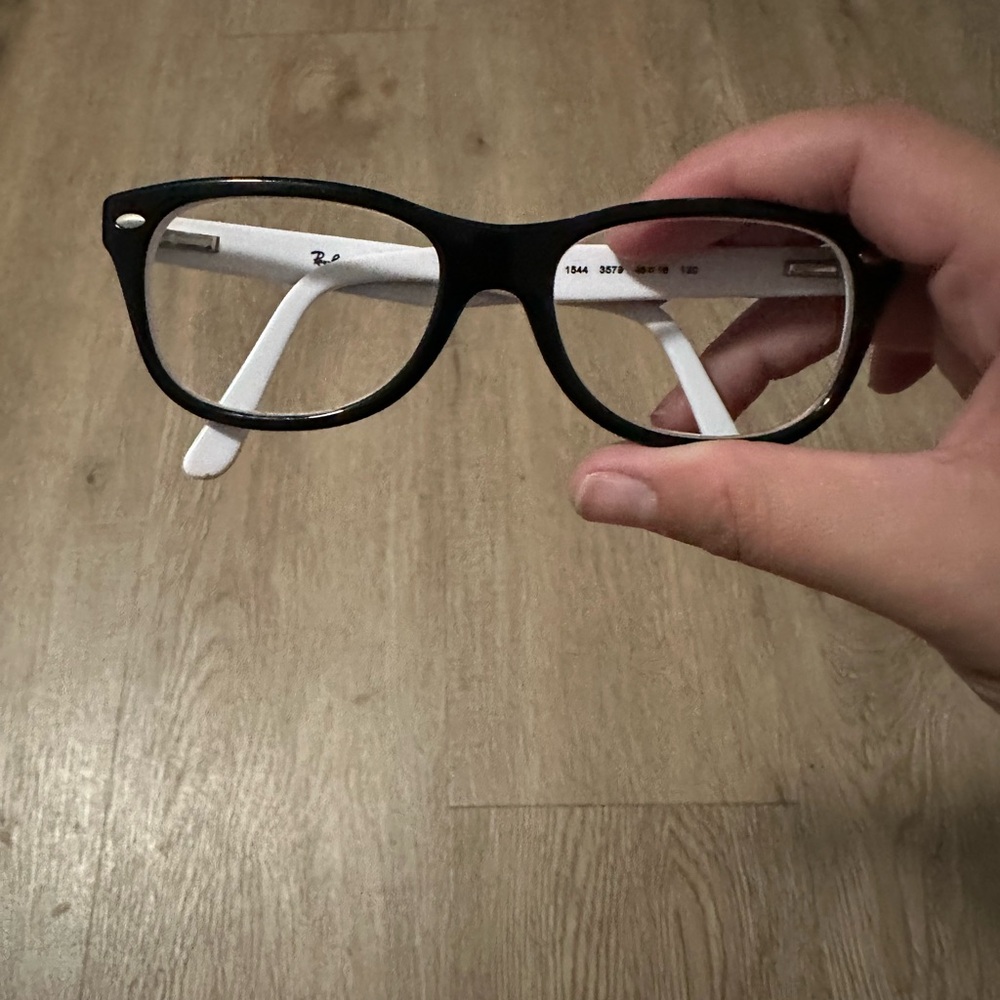 Kids Ray-Ban black and White frames